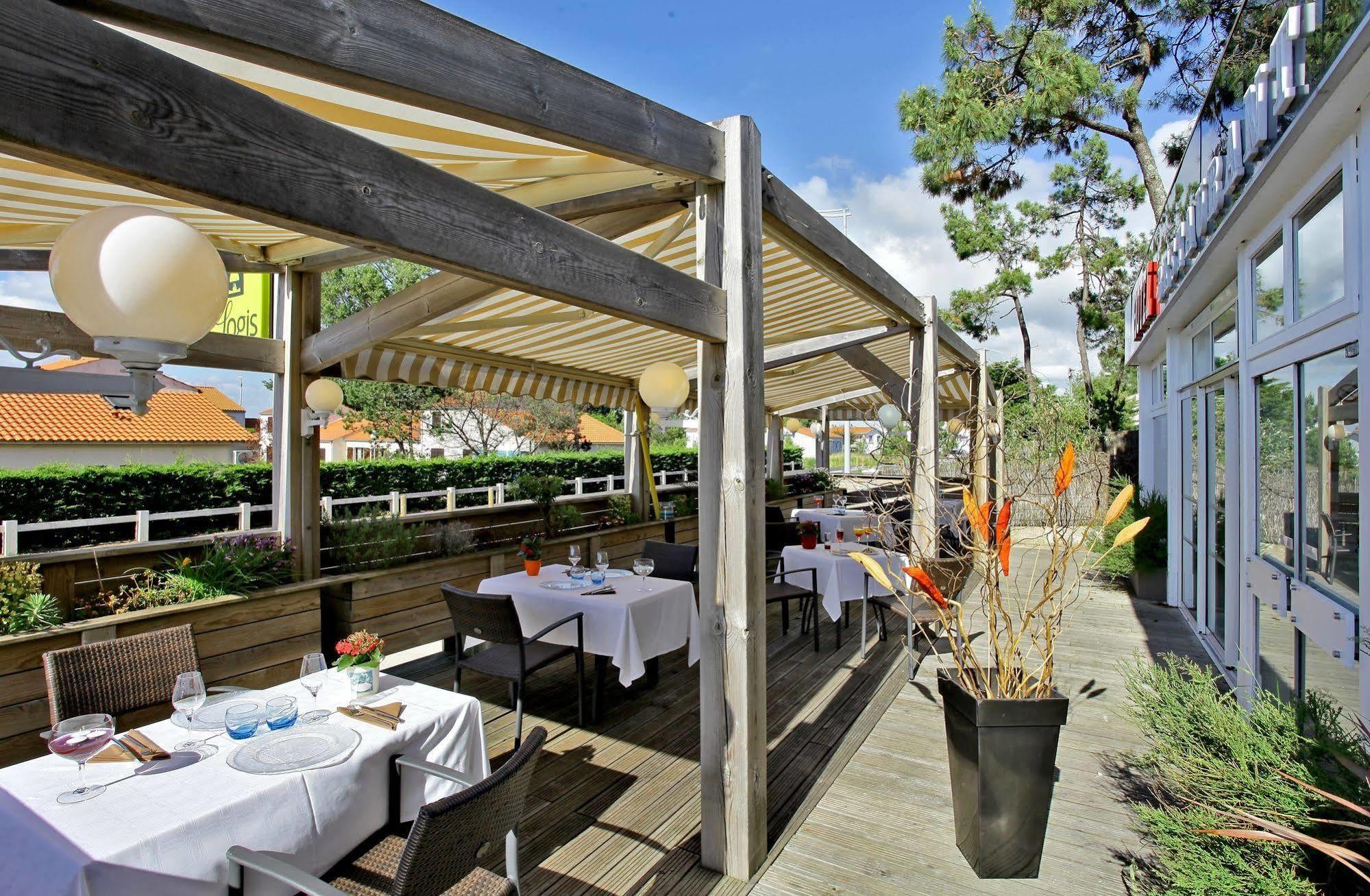 Logis Les Cols Verts La Tranche-sur-Mer Exterior photo