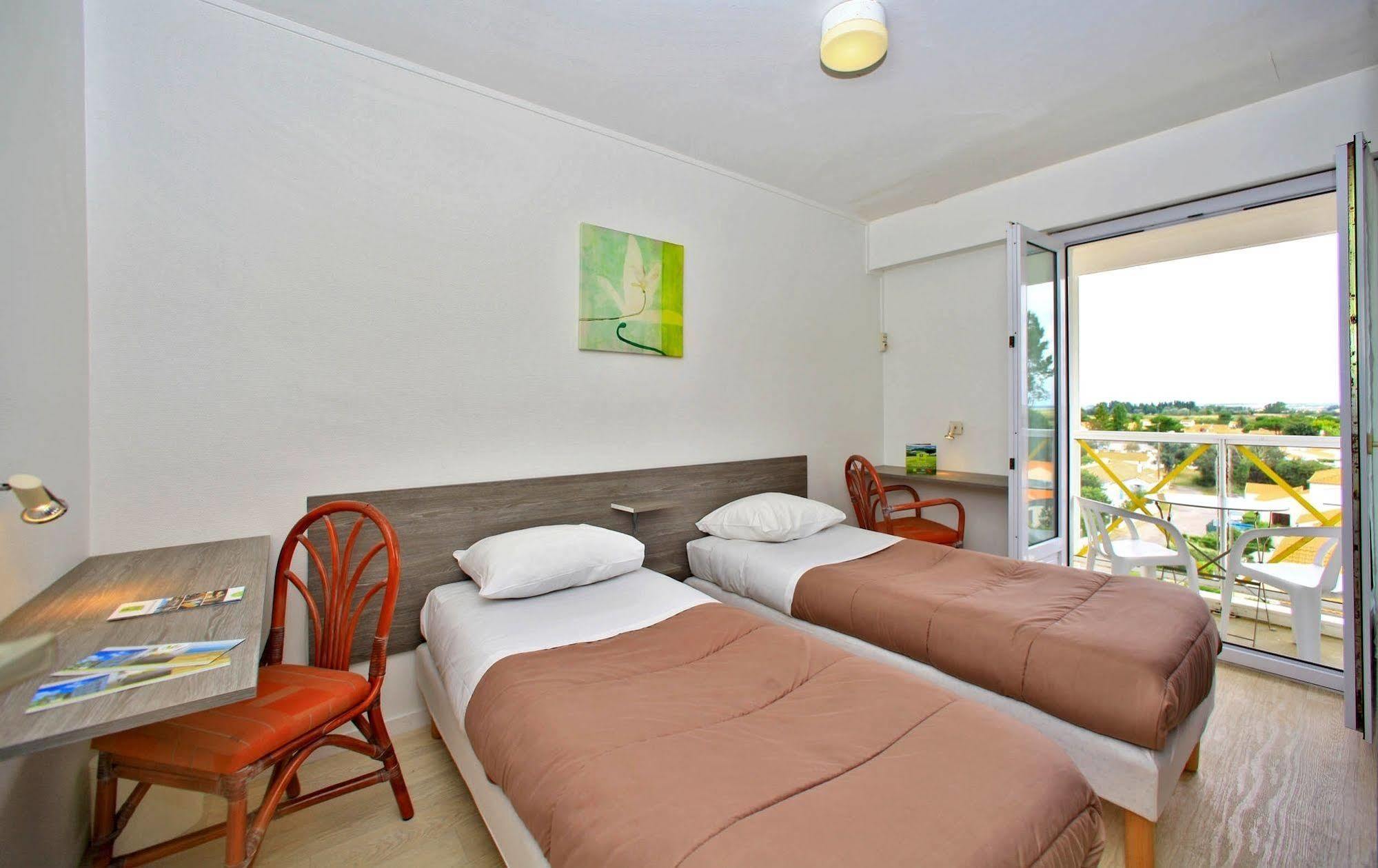 Logis Les Cols Verts La Tranche-sur-Mer Exterior photo